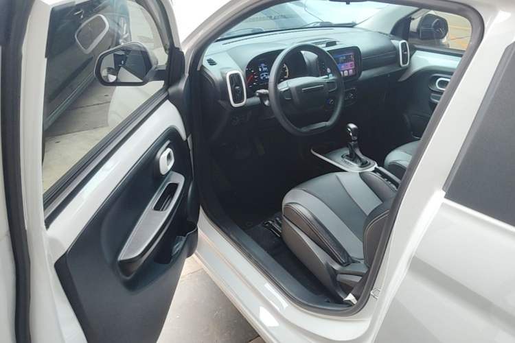 Used Roewe Clever 2022 311km QiQi BoBo Edition Driver Seat
