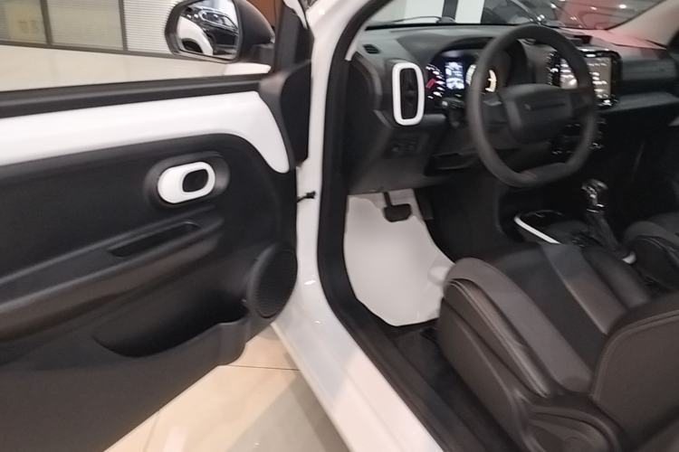 Used Roewe Clever 2022 311km QiQi BoBo Edition Driver Seat