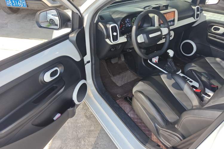 Used Roewe Clever 2022 311km QiQi BoBo Edition Driver Seat