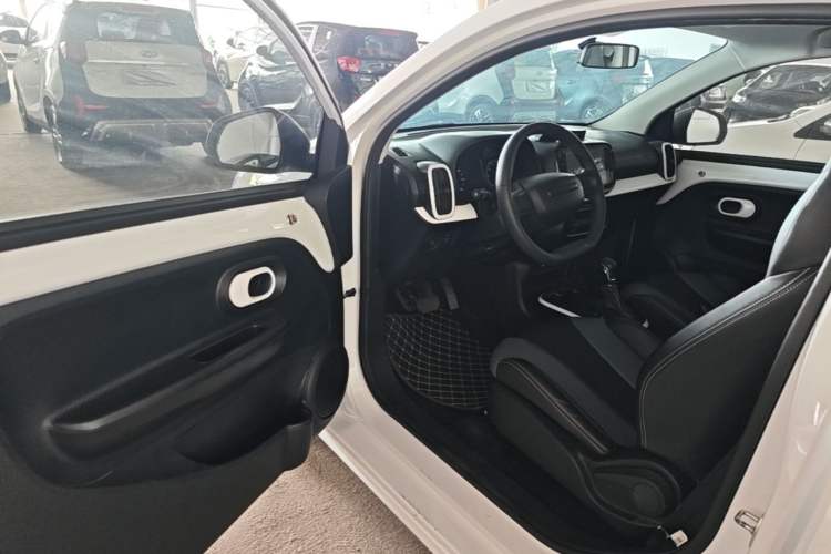 Used Roewe Clever 2022 311km QiQi BoBo Edition Driver Seat