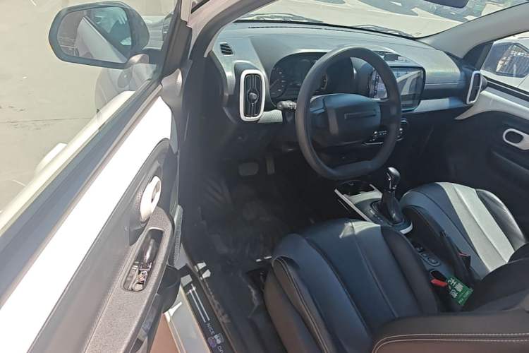 Used Roewe Clever 2022 311km QiQi BoBo Edition Driver Seat