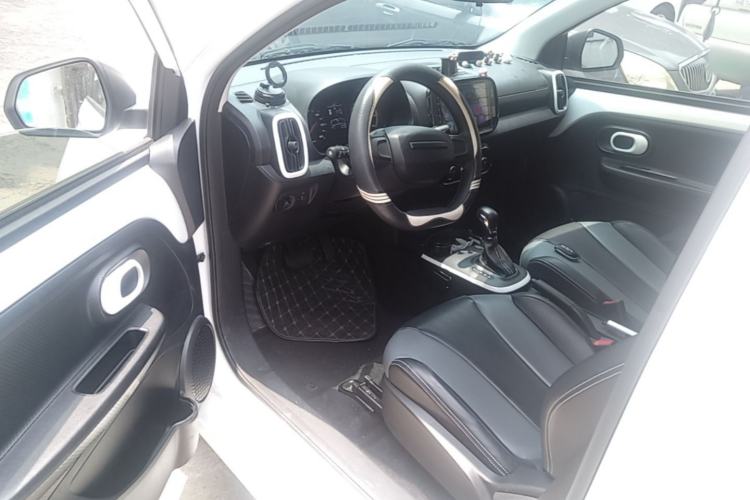 Used Roewe Clever 2022 311km QiQi BoBo Edition Driver Seat
