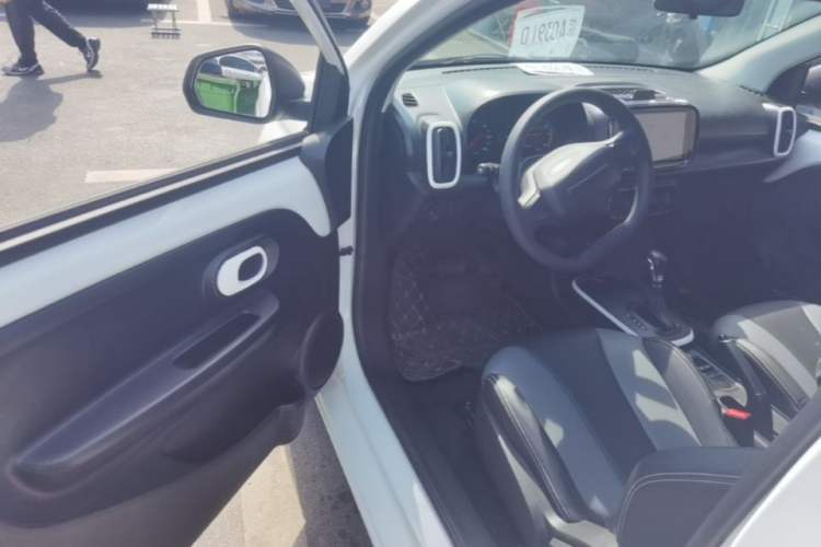 Used Roewe Clever 2022 311km QiQi BoBo Edition Driver Seat