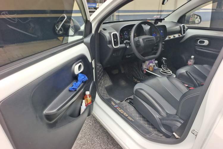 Used Roewe Clever 2022 311km QiQi BoBo Edition Driver Seat
