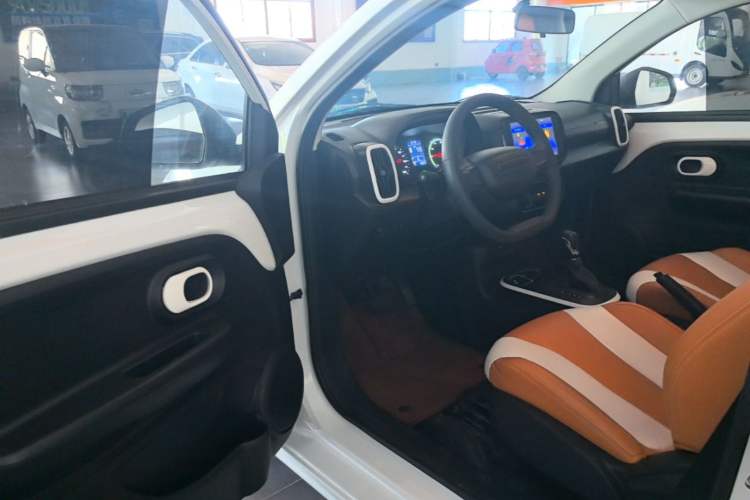 Used Roewe Clever 2022 311km QiQi BoBo Edition Driver Seat