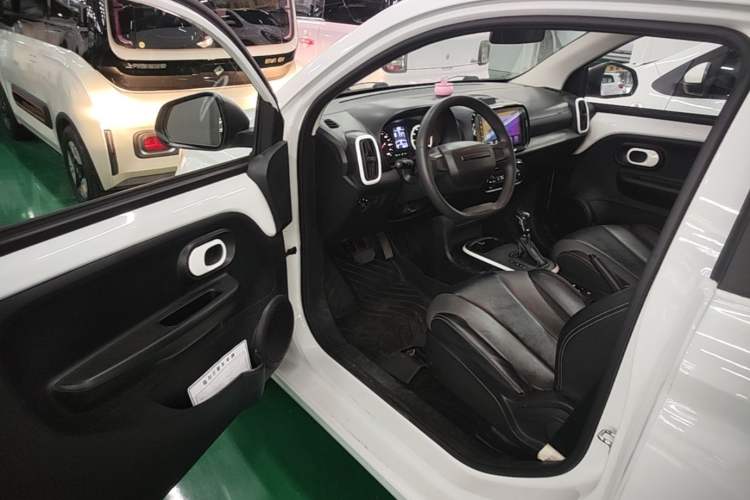 Used Roewe Clever 2022 311km QiQi BoBo Edition Driver Seat