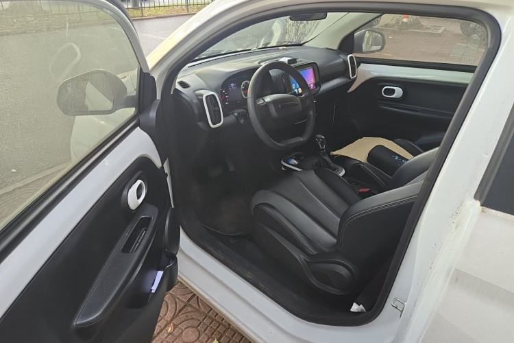 Used Roewe Clever 2022 311km QiQi BoBo Edition Driver Seat