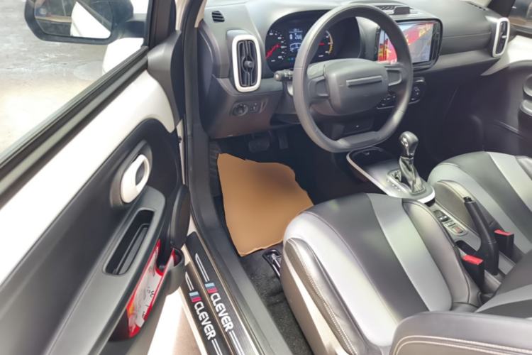 Used Roewe Clever 2022 311km QiQi BoBo Edition Driver Seat