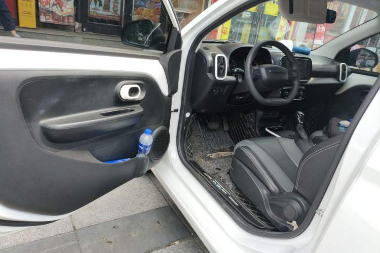 Used Roewe Clever 2022 311km QiQi BoBo Edition Driver Seat