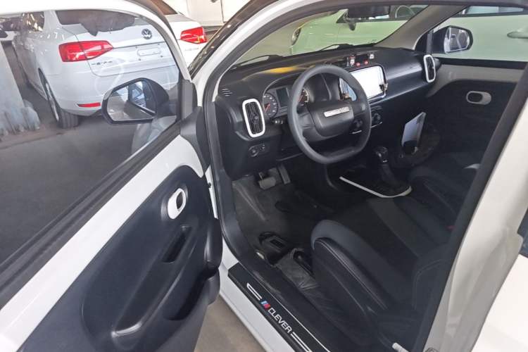 Used Roewe Clever 2022 311km QiQi BoBo Edition Driver Seat