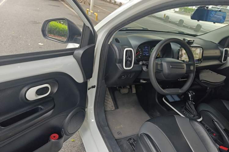 Used Roewe Clever 2022 311km QiQi BoBo Edition Driver Seat