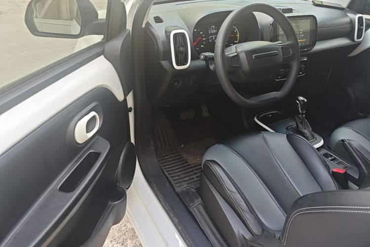 Used Roewe Clever 2022 311km QiQi BoBo Edition Driver Seat