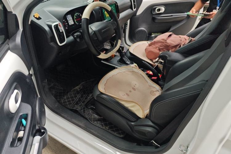 Used Roewe Clever 2022 311km QiQi BoBo Edition Driver Seat