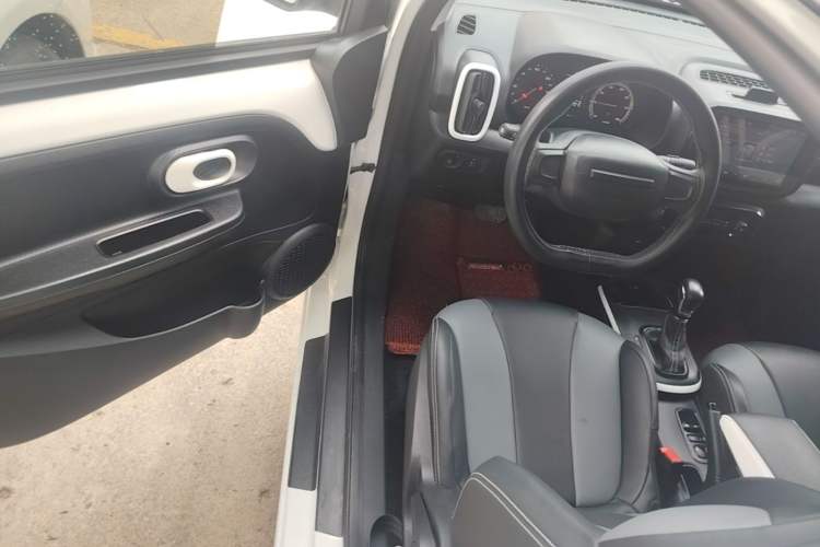 Used Roewe Clever 2022 311km QiQi BoBo Edition Driver Seat