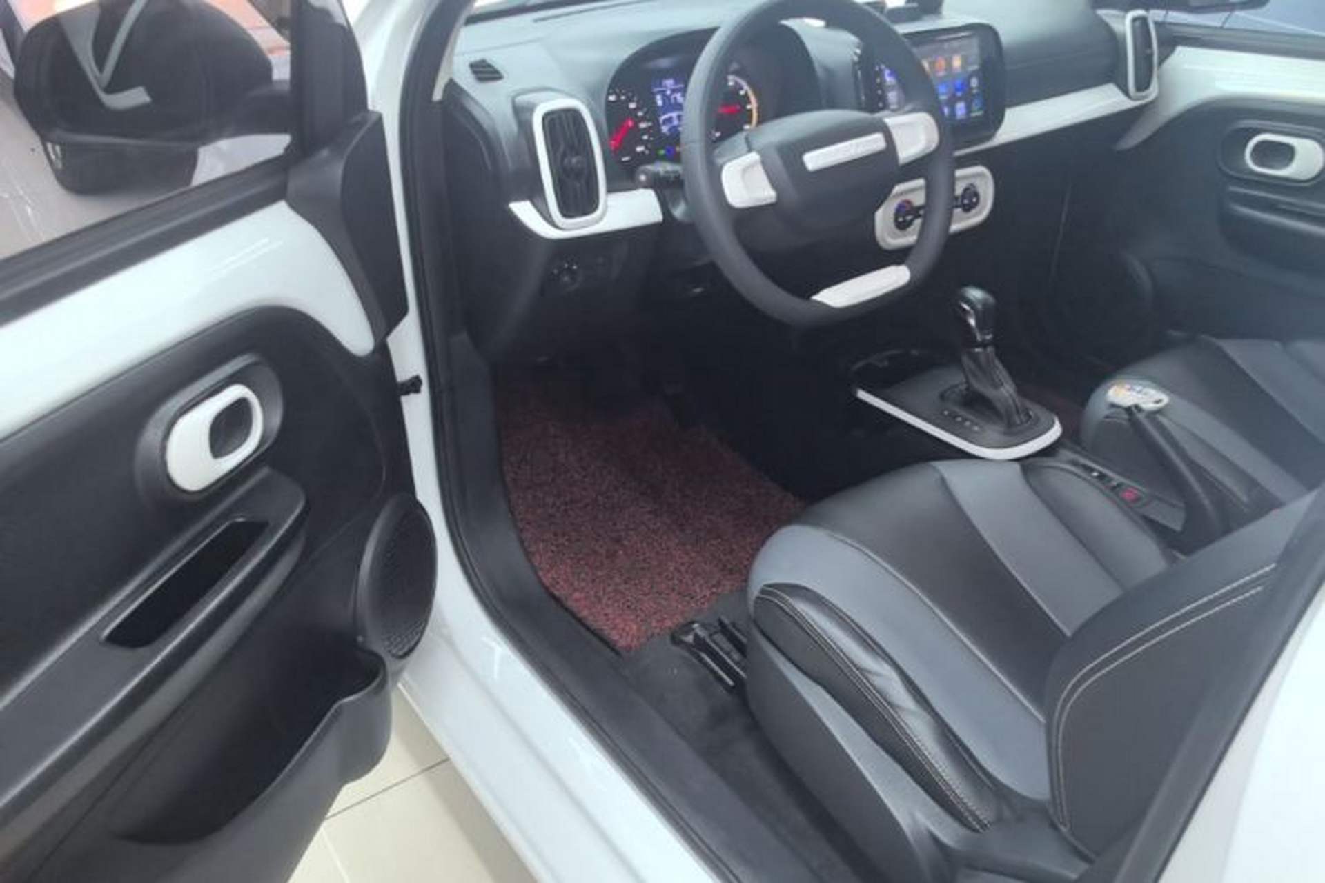Used Roewe Clever 2022 311km QiQi BoBo Edition Driver Seat