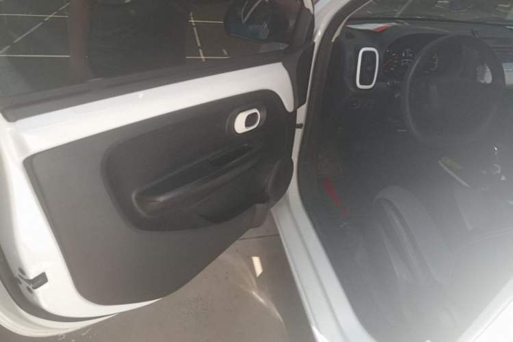 Used Roewe Clever 2022 311km QiQi BoBo Edition Driver Seat