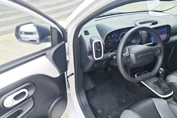 Used Roewe Clever 2022 311km QiQi BoBo Edition Driver Seat