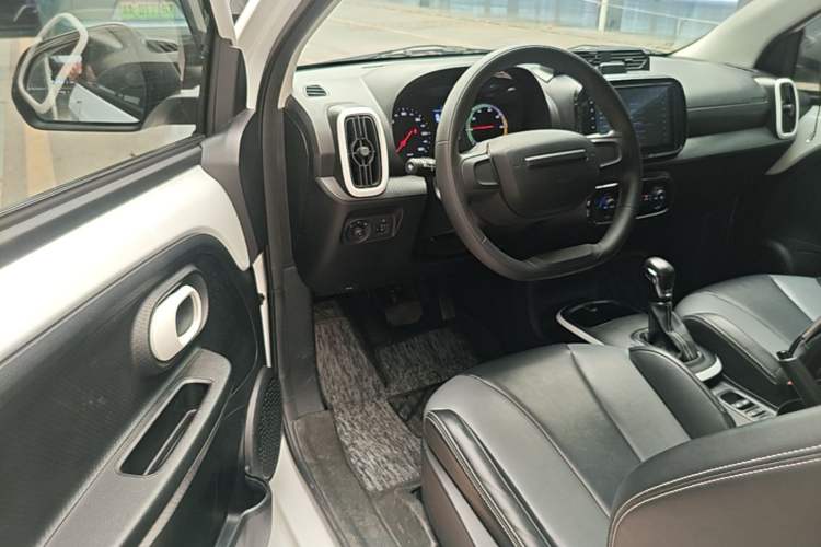 Used Roewe Clever 2022 311km QiQi BoBo Edition Driver Seat