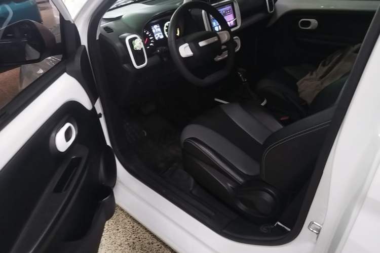 Used Roewe Clever 2022 311km QiQi BoBo Edition Driver Seat