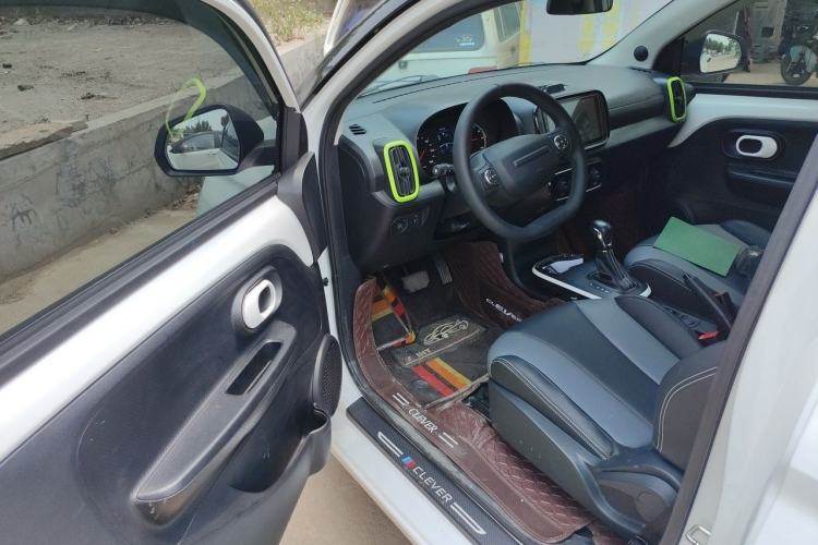 Used Roewe Clever 2022 311km QiQi BoBo Edition Driver Seat