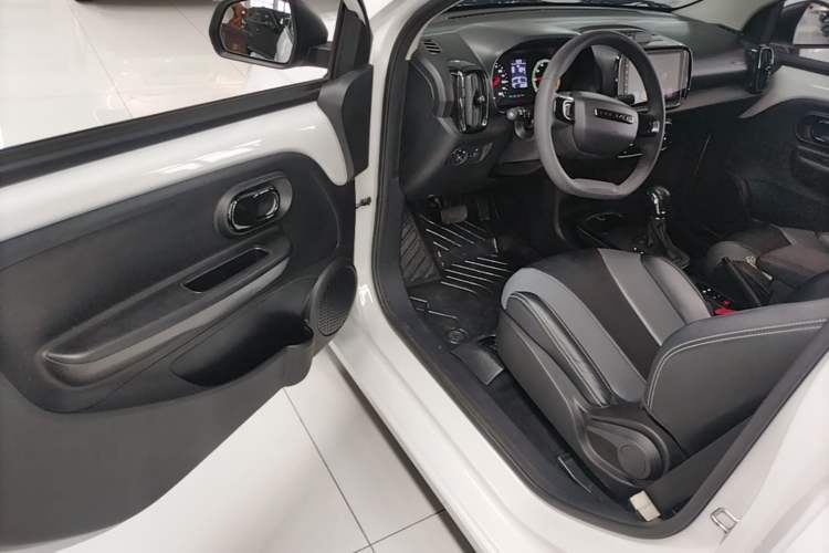 Used Roewe Clever 2022 311km QiQi BoBo Edition Driver Seat