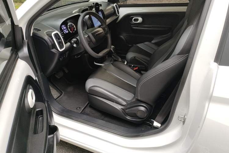 Used Roewe Clever 2022 311km QiQi BoBo Edition Driver Seat