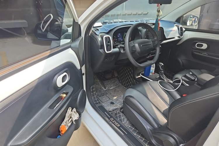 Used Roewe Clever 2022 311km QiQi BoBo Edition Driver Seat