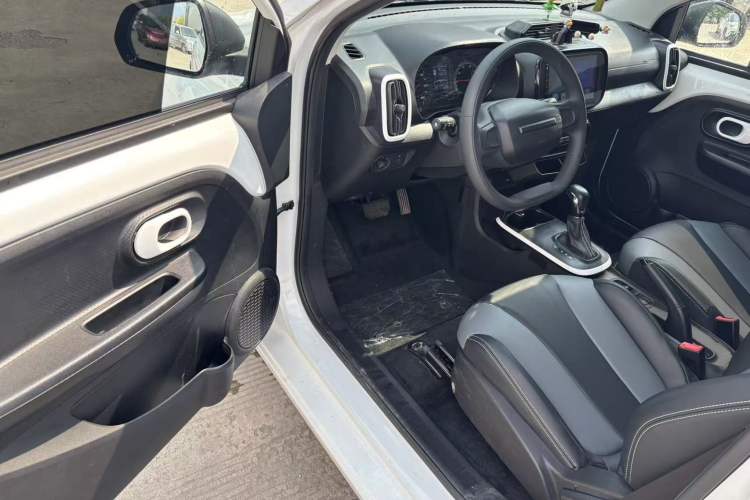 Used Roewe Clever 2022 311km QiQi BoBo Edition Driver Seat
