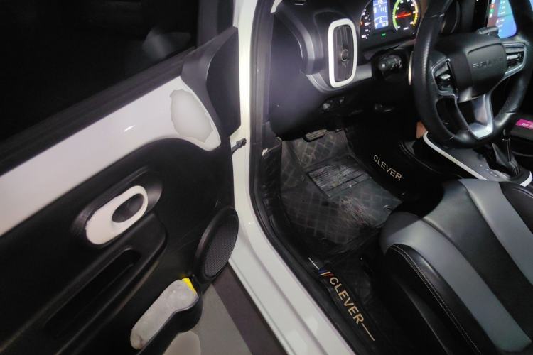 Used Roewe Clever 2022 311km QiQi BoBo Edition Driver Seat