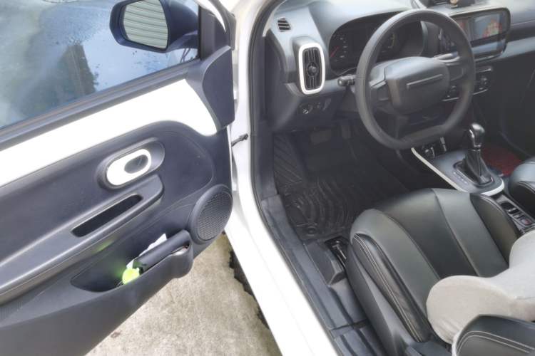 Used Roewe Clever 2022 311km QiQi BoBo Edition Driver Seat