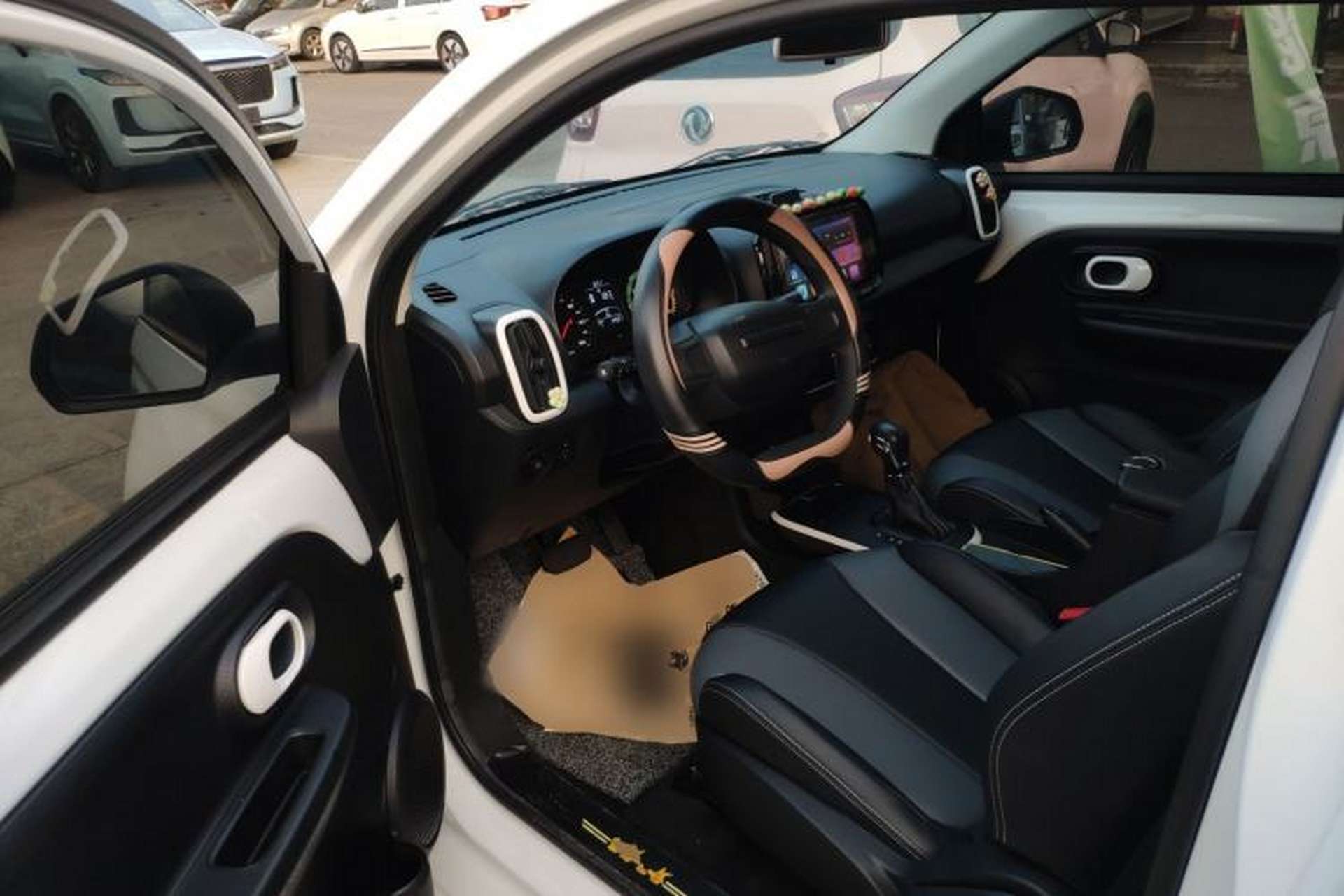 Used Roewe Clever 2022 311km QiQi BoBo Edition Driver Seat