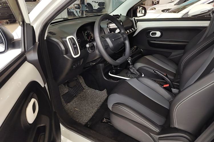 Used Roewe Clever 2022 311km QiQi BoBo Edition Driver Seat