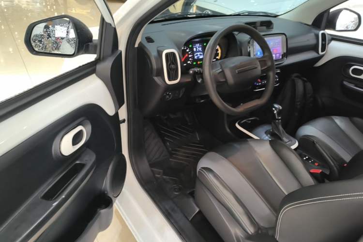 Used Roewe Clever 2022 311km QiQi BoBo Edition Driver Seat