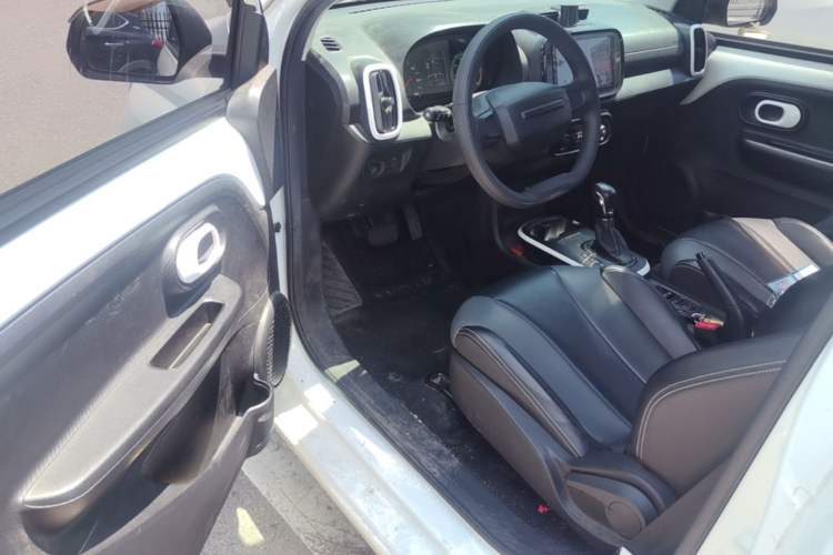 Used Roewe Clever 2022 311km QiQi BoBo Edition Driver Seat