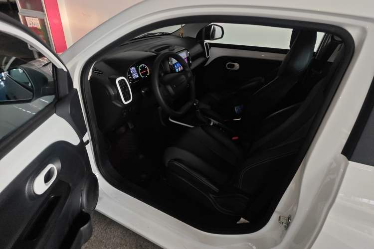 Used Roewe Clever 2022 311km QiQi BoBo Edition Driver Seat