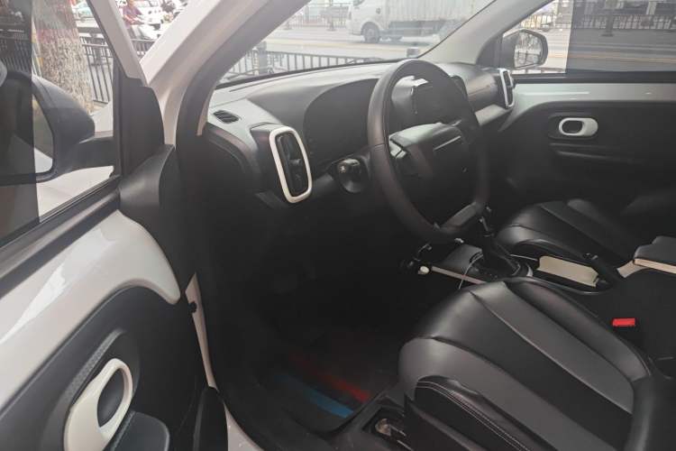 Used Roewe Clever 2022 311km QiQi BoBo Edition Driver Seat