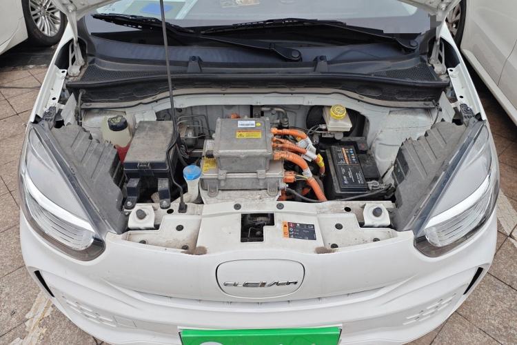Used Roewe Clever 2022 311km QiQi BoBo Edition Engine Bay