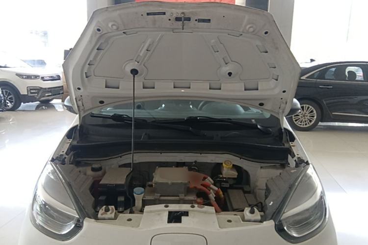 Used Roewe Clever 2022 311km QiQi BoBo Edition Engine Bay