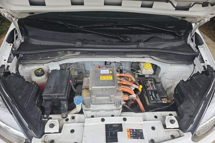 Used Roewe Clever 2022 311km QiQi BoBo Edition Engine Bay