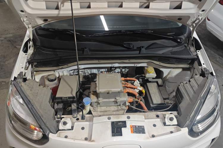 Used Roewe Clever 2022 311km QiQi BoBo Edition Engine Bay