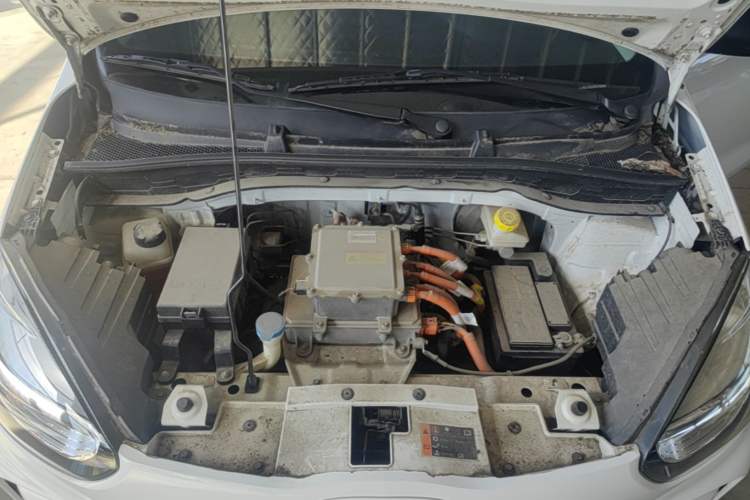 Used Roewe Clever 2022 311km QiQi BoBo Edition Engine Bay
