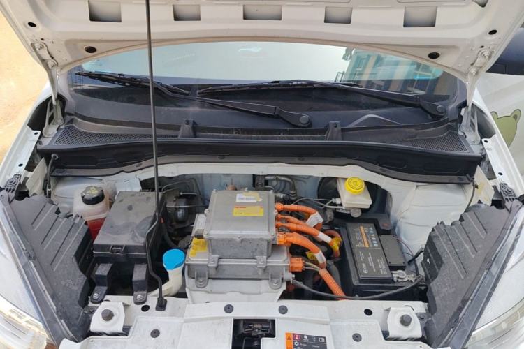 Used Roewe Clever 2022 311km QiQi BoBo Edition Engine Bay