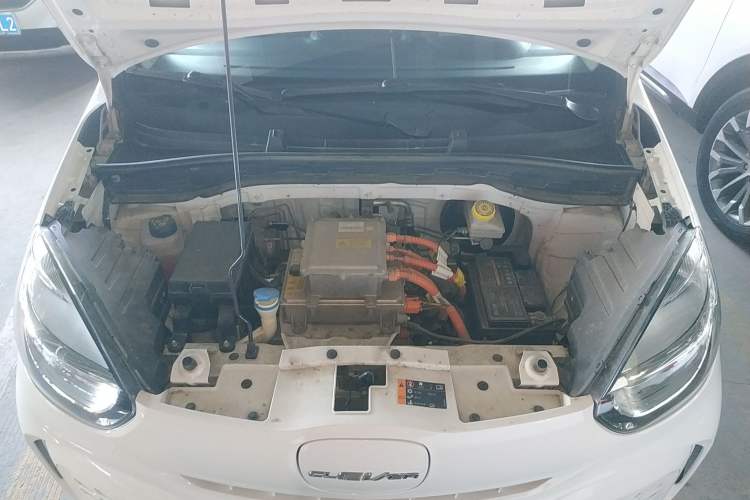 Used Roewe Clever 2022 311km QiQi BoBo Edition Engine Bay