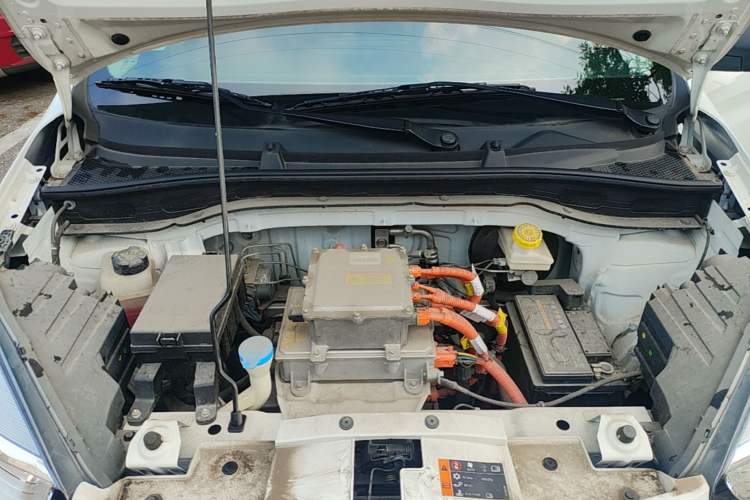 Used Roewe Clever 2022 311km QiQi BoBo Edition Engine Bay