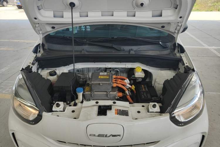 Used Roewe Clever 2022 311km QiQi BoBo Edition Engine Bay