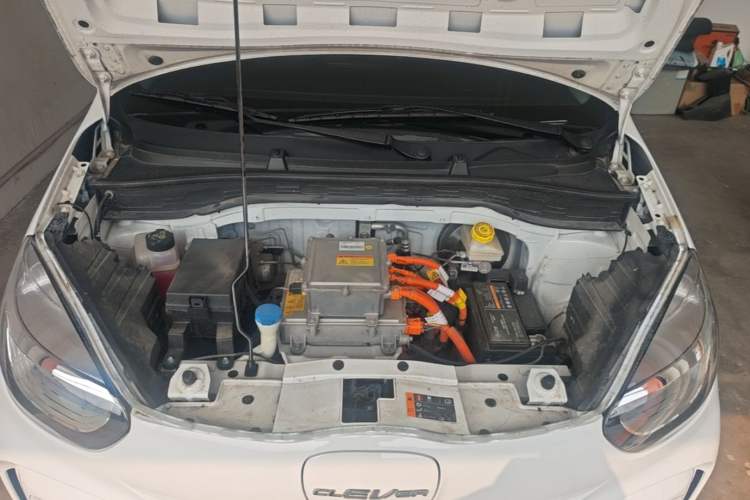 Used Roewe Clever 2022 311km QiQi BoBo Edition Engine Bay