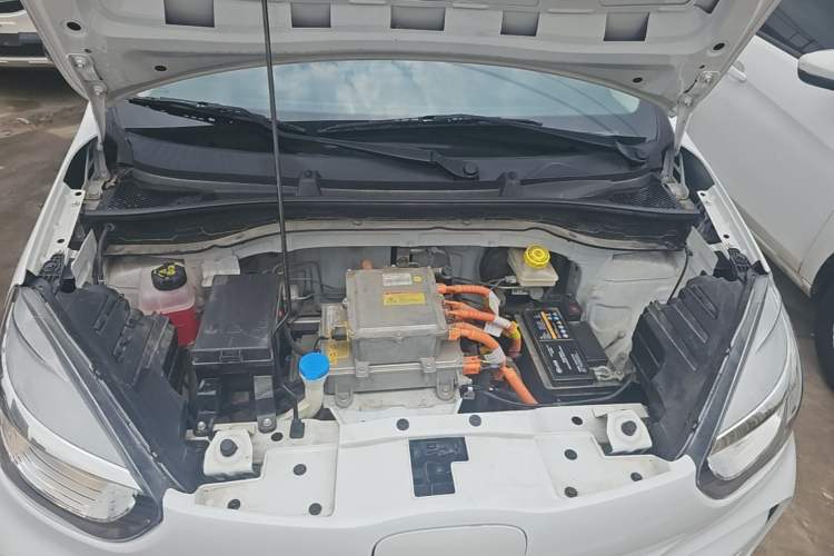 Used Roewe Clever 2022 311km QiQi BoBo Edition Engine Bay