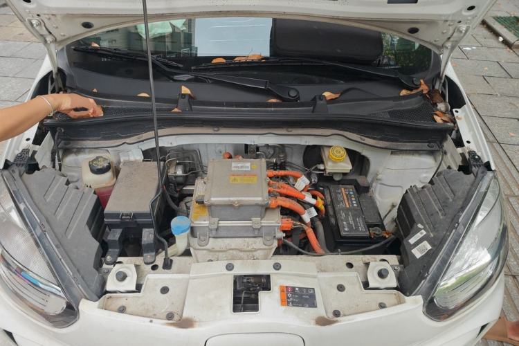 Used Roewe Clever 2022 311km QiQi BoBo Edition Engine Bay
