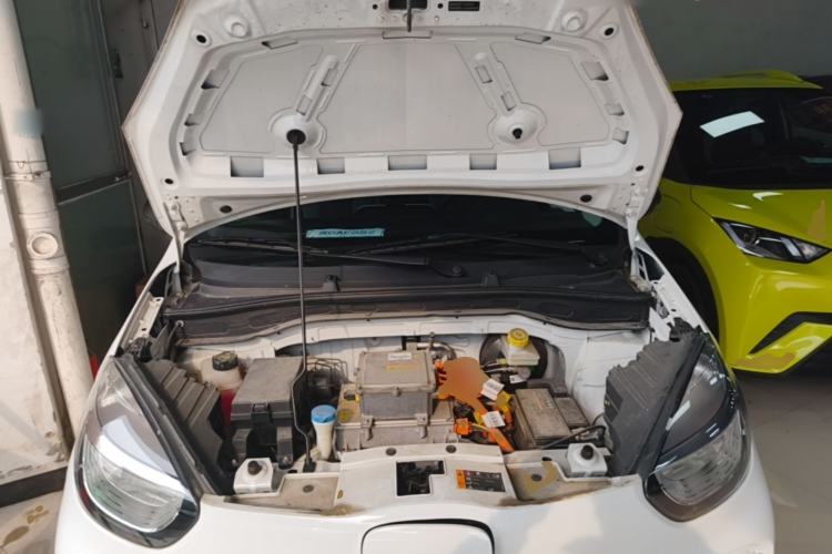 Used Roewe Clever 2022 311km QiQi BoBo Edition Engine Bay