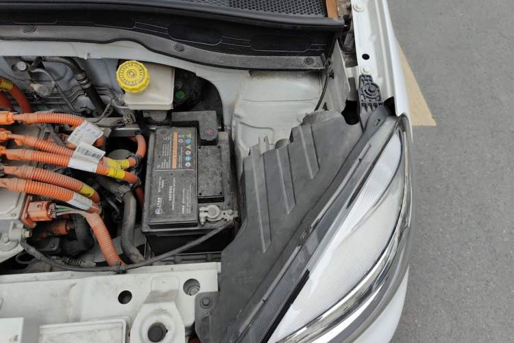 Used Roewe Clever 2022 311km QiQi BoBo Edition Engine Bay Left